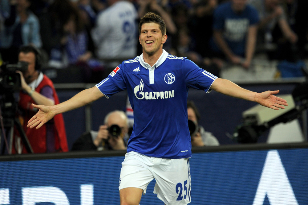 Trung phong: Klaas-Jan Huntelaar (Ajax): Huntelaar là một tay săn bàn tuyệt vời, dù anh không thành công ở Milan và Real Madrid. Tại Schalke, Huntelaar ghi được 126 bàn thắng sau hơn 200 trận đấu.