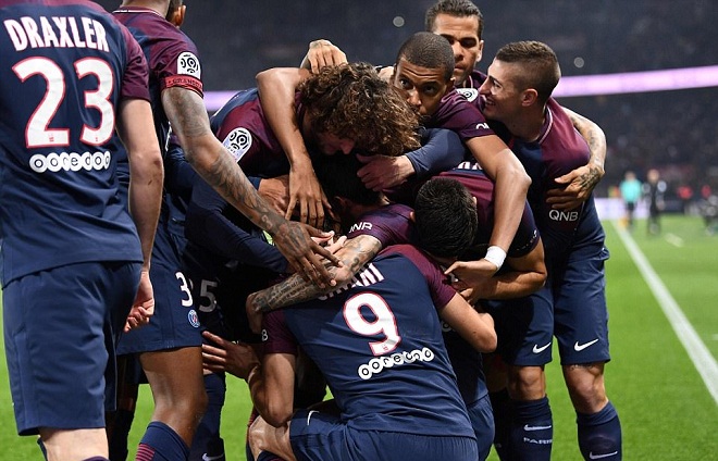 Cavani tỏa sáng khi Neymar vắng mặt.