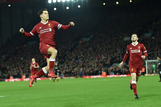 Coutinho ghi bàn mở tỉ số vào lưới Swansea.
