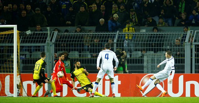 Michy Batshuayi lập cú đúp, Dortmund ngược dòng đánh bại Atalanta - Bóng Đá