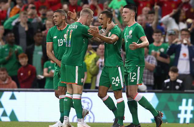 Phút 57, Graham Burke giúp CH Ireland có bàn gỡ.