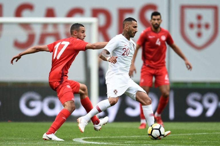 Tiền đạo: Ricardo Quaresma (Bồ Đào Nha): Quaresma năm nay 34 tuổi, là một cầu thủ đầy tài năng, đã 77 lần khoác áo ĐTQG. Nhưng thật bất ngờ khi biết rằng đây mới là kì World Cup đầu tiên của ngôi sao chạy cánh Besiktas.