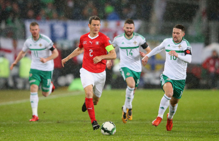 Hậu vệ phải: Stephan Lichtsteiner (Thụy Sĩ): Tân binh của Arsenal ở tuổi 34, đã giành đến 7 Scudetto. World Cup 2018 là kì WC thứ 3 của Lichtsteiner.