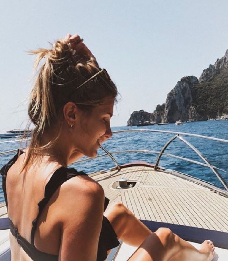 Noemie Happart sẽ là nguồn động lực không nhỏ cho Yannick Carrasco cùng các đồng đội ở World Cup 2018.