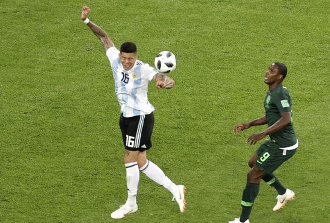 Ảnh bài viết Obi Mikel: Cuneyt Cakir nói bóng đã chạm tay Rojo, nhưng không thổi phạt 11m