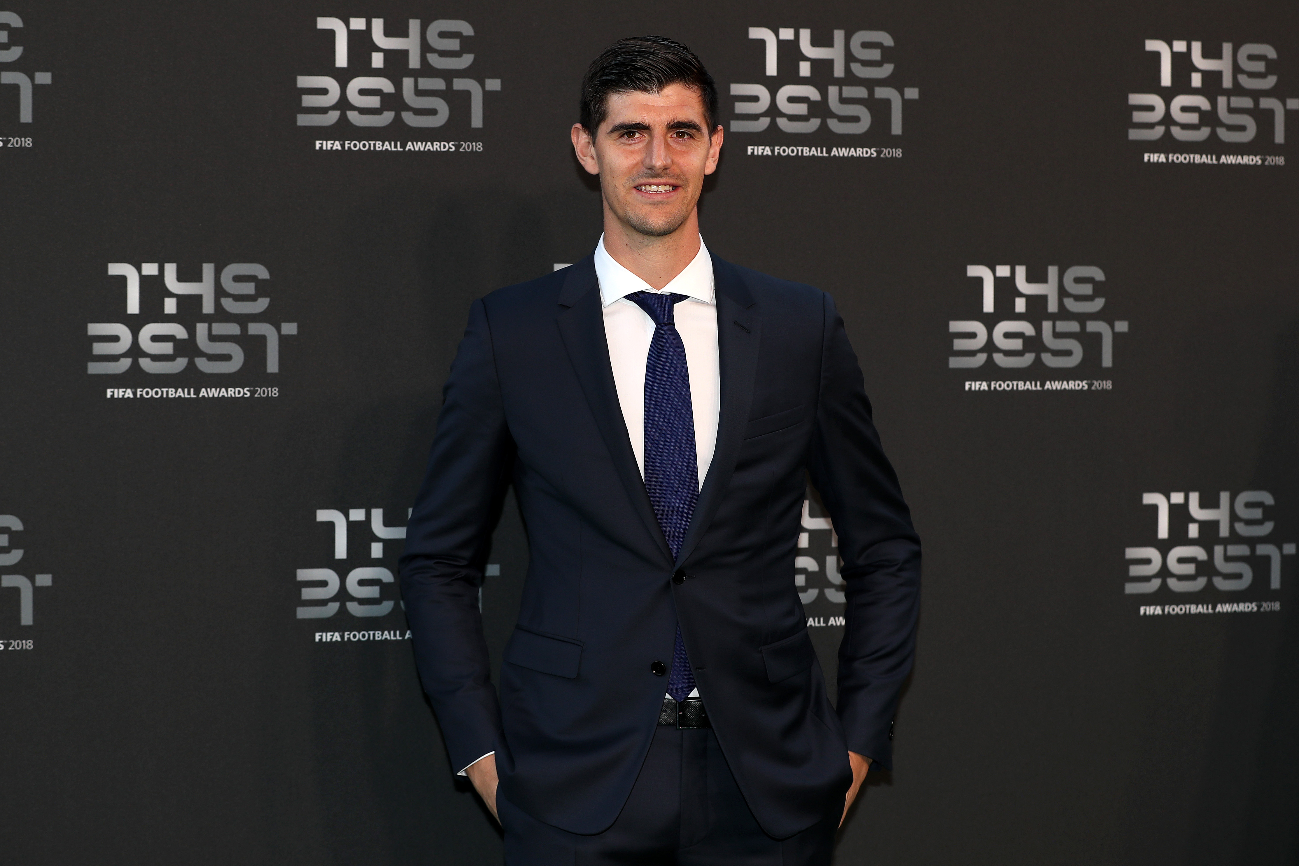 Thibaut Courtois nhận giải thưởng "Thủ môn xuất sắc nhất năm 2018" nhưng không có mặt ở ĐHTB.