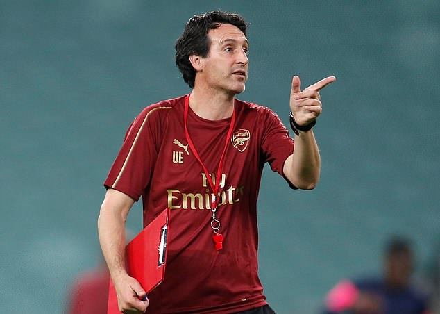 HLV Emery sẽ còn nhiều việc phải làm với các học trò. Ông cho biết Aubameyang bị ốm, còn Ramsey phải ở nhà chăm sóc cho người vợ sắp sinh nở.