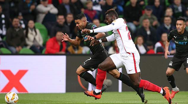 Trung vệ: Joris Gnagnon — Sevilla (21)