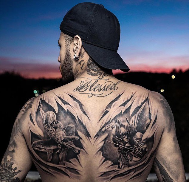 Ảnh bài viết Cận cảnh hình xăm siêu anh hùng cực chất của Neymar