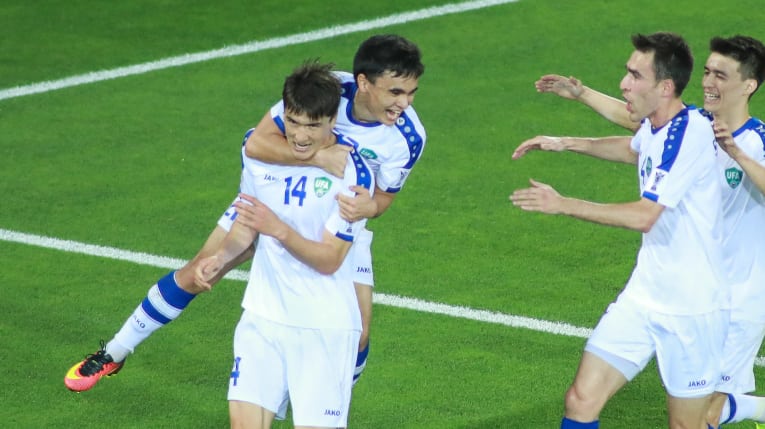 Eldor Shomurodov (Uzbekistan): Tiền đạo gốc Nga này có thể hình, thể lực, khả năng điềm tĩnh đáng sợ trước vòng cấm đối phương. Anh đã ghi 4 bàn thắng ở vòng bảng, dù đối thủ có là Oman, Turkmenistan hay Nhật Bản đi nữa.
