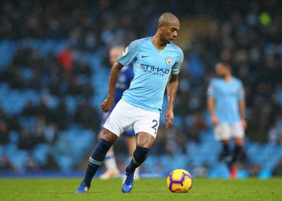 4. Fernandinho (Manchester City) - 7.49 điểm.