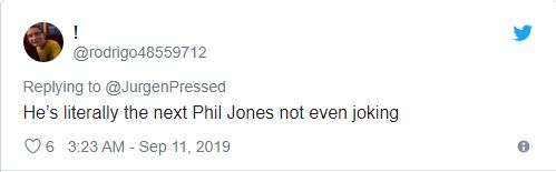 Cậu ấy thật sự là Phil Jones tiếp theo, không đùa đâu.