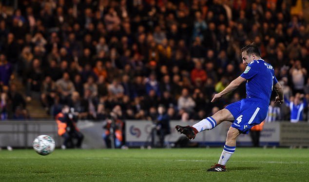 Dù sao thì đội bóng của anh, Colchester United cũng giành thắng lợi 4-3 chung cuộc, sau cú sút quyết định của Tom Lapslie.
