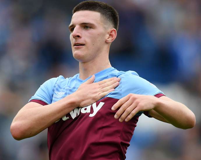 Tiền vệ trung tâm Declan Rice: HLV Solskjaer dĩ nhiên rất muốn giữ chân Pogba - cầu thủ ở đẳng cấp thế giới, với khả năng tạo đột biến tuyệt vời. Nhưng nếu Pogba ra đi, Rice sẽ là sự lựa chọn lí tưởng.