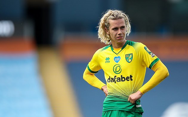 Todd Cantwell (Norwich): Cầu thủ trẻ này đã ghi được tổng cộng sáu bàn thắng sau 37 trận và tự khẳng định mình là một trong những gương mặt trẻ triển vọng của Norwich.