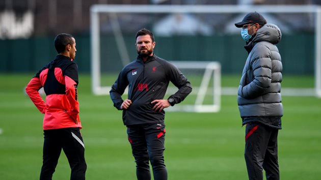 HLV Jurgen Klopp có thể thở phào khi ngôi sao người Tây Ban Nha bình phục. Một hàng tiền vệ có phần thô cứng như Liverpool rất cần sự mềm mại ở Alcantara.