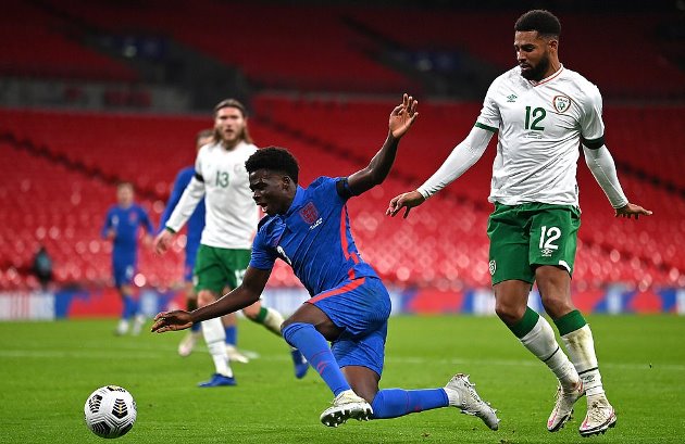 Sau giờ nghỉ, tuyển Anh mau chóng có bàn thắng thứ 3. Bukayo Saka bị Cyrus Christie cản phá trái phép trong vòng cấm. Penalty cho đội chủ nhà.