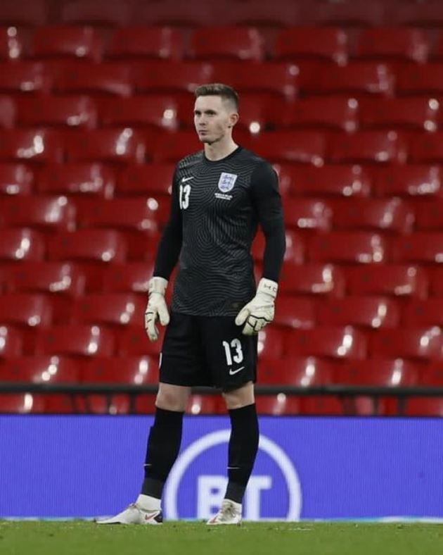 Trước đó, Dean Henderson cũng có trận ra mắt Tam sư khi vào thay Nick Pope từ phút 46.