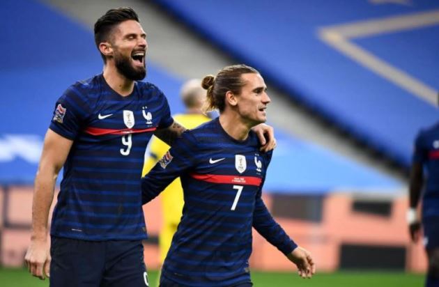 Giroud đã ghi đến 44 bàn thắng cho ĐTQG Pháp, xếp thứ 2 trong danh sách ghi bàn mọi thời đại của Les Bleus, xếp ngay sau Thierry Henry, với 7 bàn ít hơn.