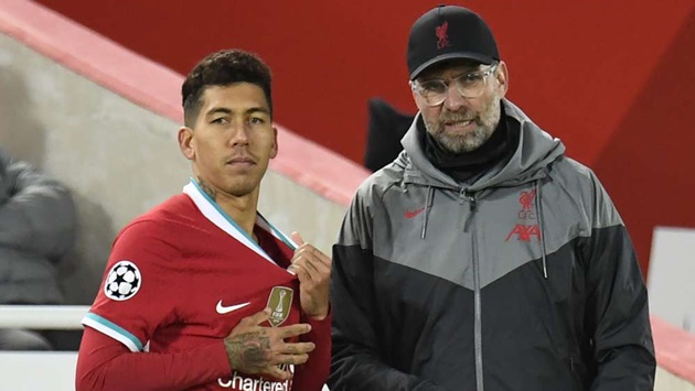 9. Roberto Firmino (Liverpool): Vai trò của Firmino thật khó xác định; anh không phải là một số 9 thực thụ mà là một tiền đạo linh hoạt. Sự sáng tạo và khó đoán của Firmino đã khiến anh trở thành "người tạo ra sự khác biệt" nơi đội bóng của Jurgen Klopp.