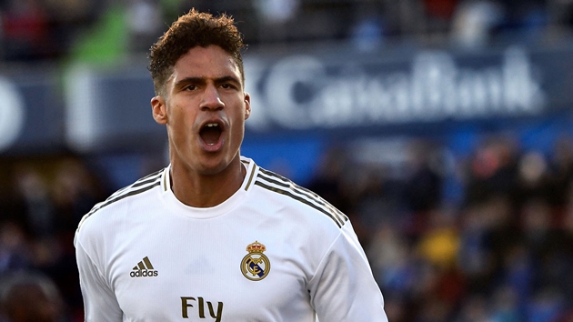 Varane thi đấu không biết mỏi mệt cho Real.