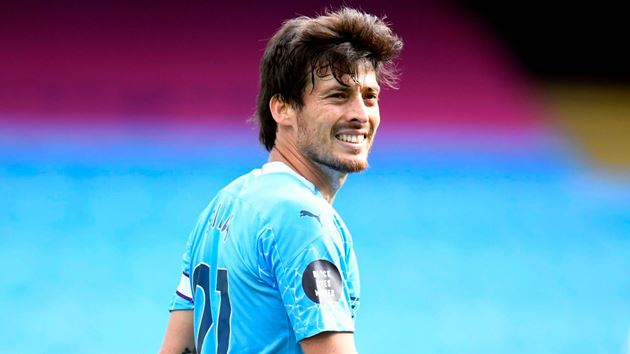 7. David Silva (90): Silva rời Premier League với tư cách huyền thoại Man City. Dù nhỏ con, nhưng ngôi sao người Tây Ban Nha vẫn thích nghi tốt ở xứ Sương mù nhờ sự thông minh, tinh tế, nhãn quan chiến thuật tuyệt vời.