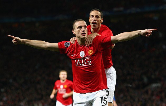 Milenkovic ngưỡng mộ Vidic.