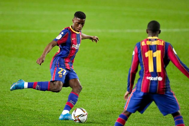 Ilaix Moriba đang được Man Utd theo sát.