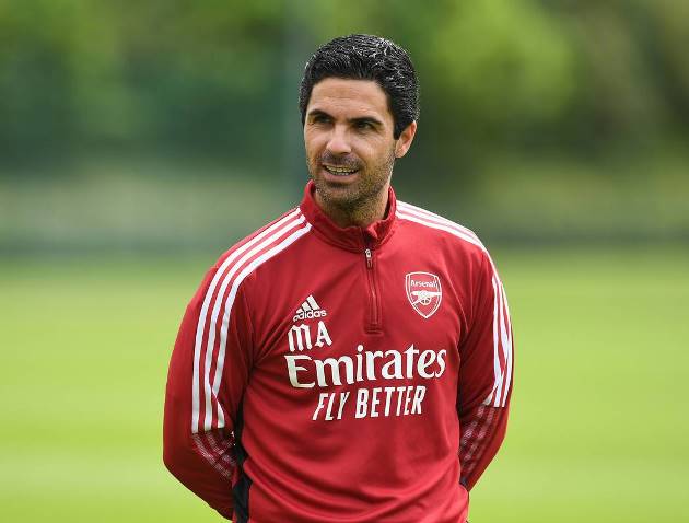 Sự tự tin, thoải mái hiện rõ lên khuôn mặt của Mikel Arteta. Ông vẫn được ban lãnh đạo Arsenal ủng hộ sau một mùa bóng thất bát.
