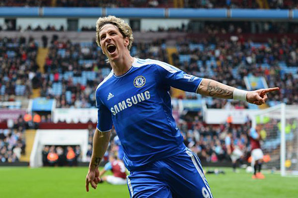 6. Fernando Torres (50 triệu bảng): Torres đã có những đóng góp nhất định cho thành công của Chelsea, nhưng những gì anh thể hiện kém xa so với kỳ vọng về một sát thủ thượng hạng khi còn ở Liverpool.