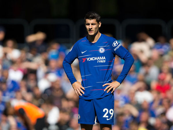3. Alvaro Morata (60 triệu bảng): Morata đã có khởi đầu như mơ, nhưng chấn thương cùng sự thiếu tự tin khiến anh mất đi khả năng săn bàn, và phải sớm chia tay Chelsea.