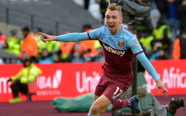 7. Jarrod Bowen (West Ham): Jarrod Bowen là một trong những trụ cột trên hàng công của West Ham. Anh sở hữu tốc độ và khả năng tạo đột biến nhờ nền tảng kỹ thuật cá nhân tốt. Số lần rê bóng trung bình mỗi trận của anh là 2.7.