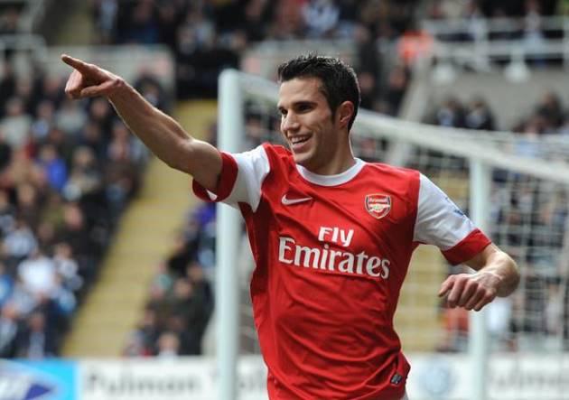 10) Robin van Persie (280 trận, 144 bàn thắng, 53 kiến tạo): Từ Arsenal đến Man Utd, Persie đều gây ấn tượng mạnh mẽ với cái chân trái vô cùng lợi hại.