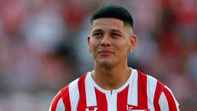 Marcos Rojo: Man Utd đã đồng ý trả cho Sporting Lisbon 16 triệu bảng để có được sự phục vụ của Rojo năm 2014. Cầu thủ người Argentina chỉ có 17 lần ra sân ở Premier League trong 4 mùa giải của mình tại Man Utd trước khi trở lại Argentina với Boca Juniors theo dạng chuyển nhượng tự do vào tháng 2 năm 2021.