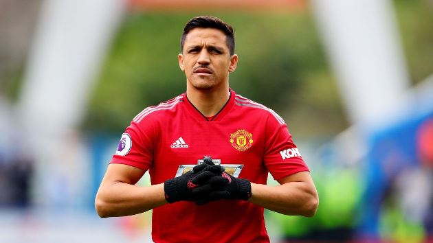 Alexis Sanchez: Man Utd và Arsenal đã đồng ý về một thỏa thuận trao đổi Sanchez và Henrikh Mkhitaryan vào tháng 1 năm 2018, với cả hai cầu thủ được họ định giá khoảng 30 triệu bảng. Rồi Quỷ đỏ đã cho phép Sanchez gia nhập Inter Milan theo dạng chuyển nhượng tự do vào năm 2020, mặc dù vẫn còn hai năm trong hợp đồng, chỉ để giảm mức lương cao ngất ngưỡng.