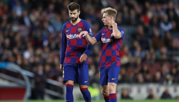 Pique và De Jong trong màu áo Barcelona.