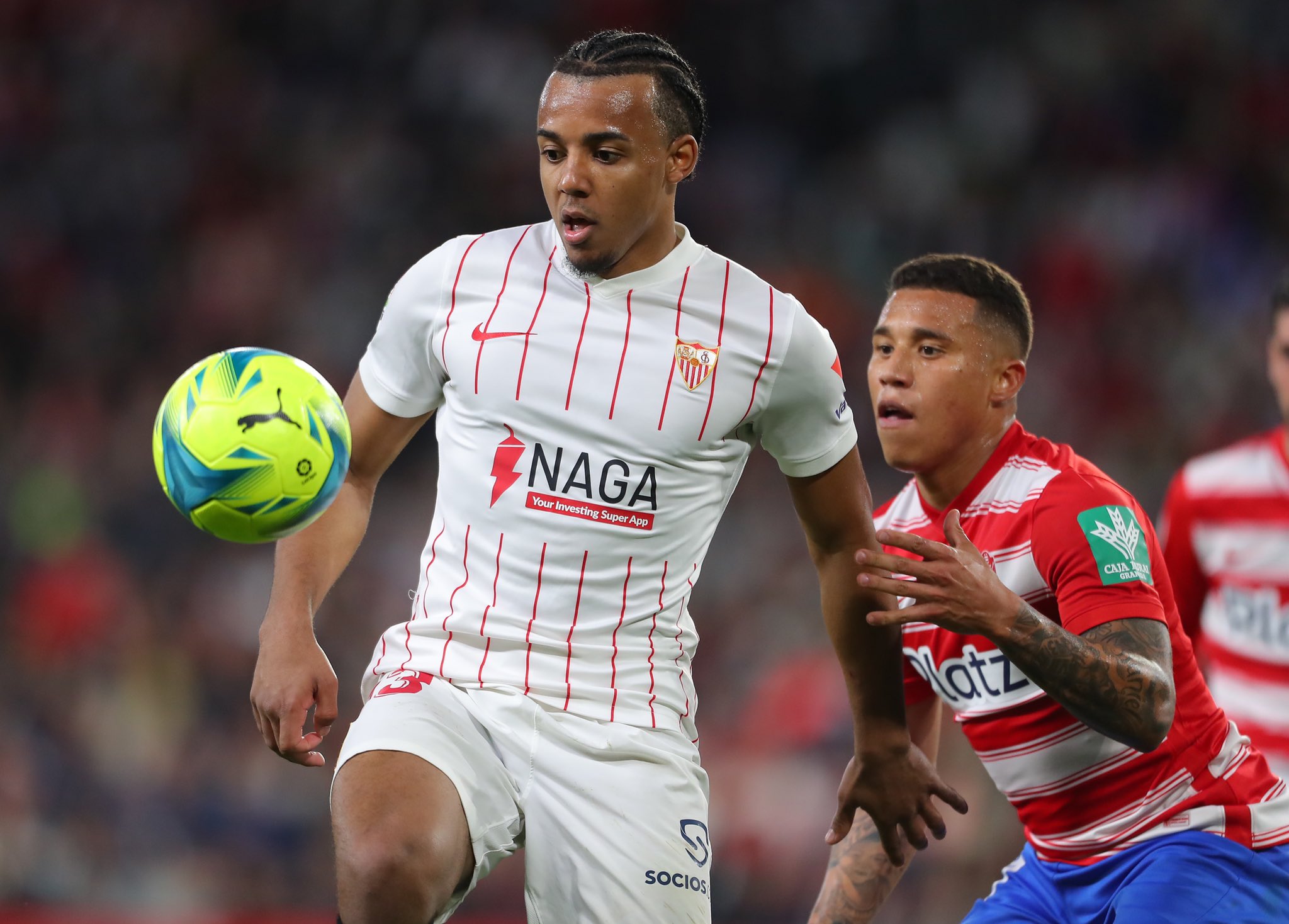 Chelsea theo sát Kounde.