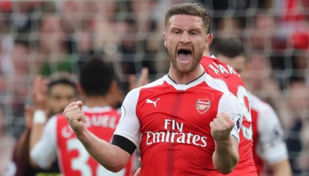 Mustafi chịu không ít mỉa mai ở Arsenal.
