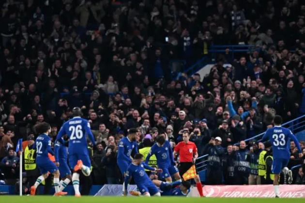 Niềm vui khó tả của Chelsea khi dẫn trước 2-0.