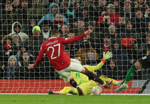 Man United kiểm soát tốt thế trận trong thời gian còn lại, và đến phút 83, Weghorst ấn định thắng lợi 4-1 cho Quỷ đỏ với pha đá bồi sau cú sút bị cản phá của McTominay.