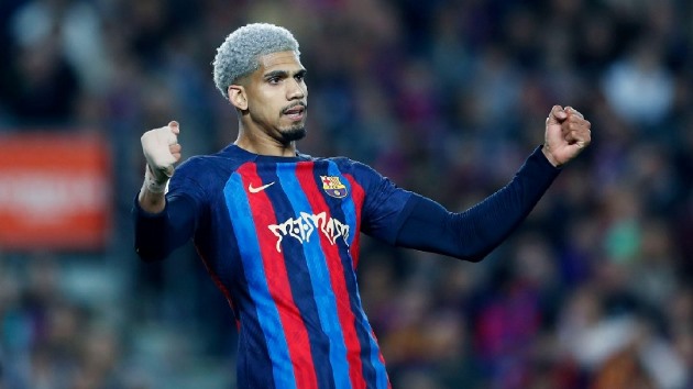 3. Ronald Araujo – 61,54 triệu bảng.