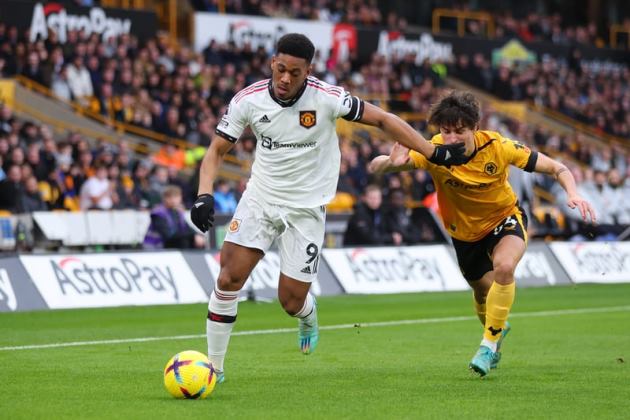 11. Trung phong: Anthony Martial - Weghorst thi đấu không tốt trong thời gian gần đây và Martial nên được ra sân. Cầu thủ người Pháp cần tìm lại cảm giác ghi bàn của mình.