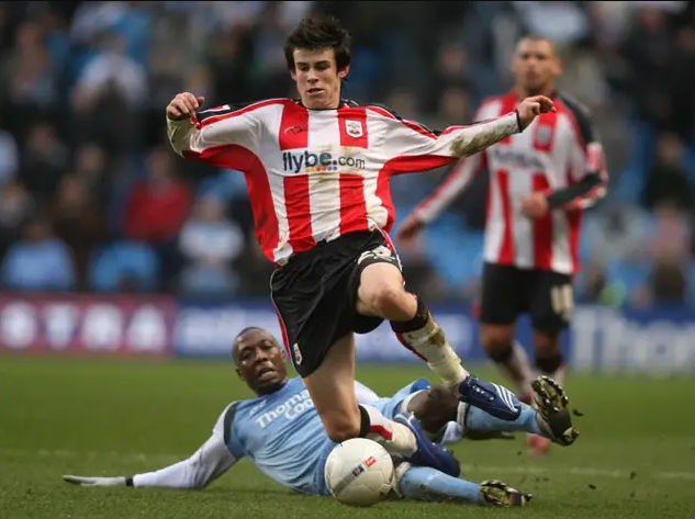 Bale trẻ trung trong màu áo Southampton.