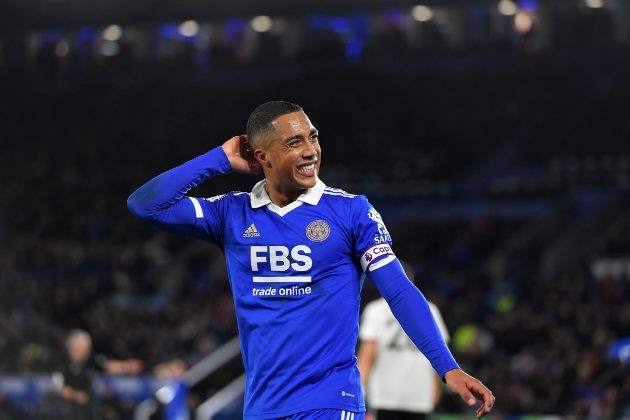 Tielemans chỉ muốn ở lại Premier League thi đấu.