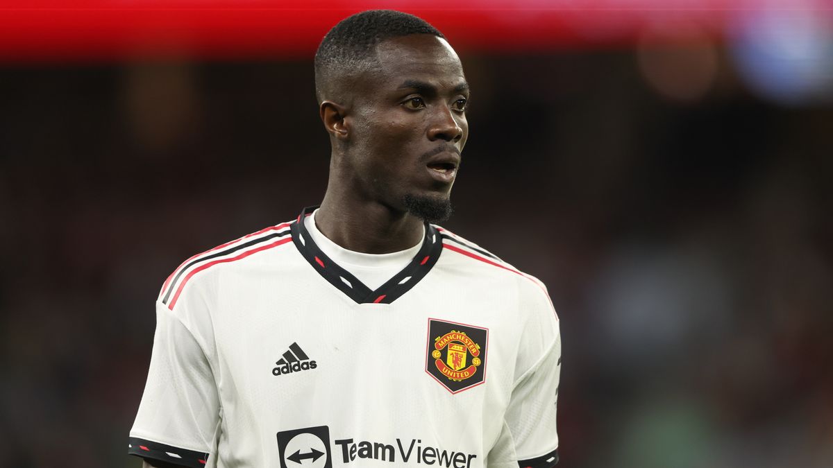Bailly không còn cơ hội ở Man United.
