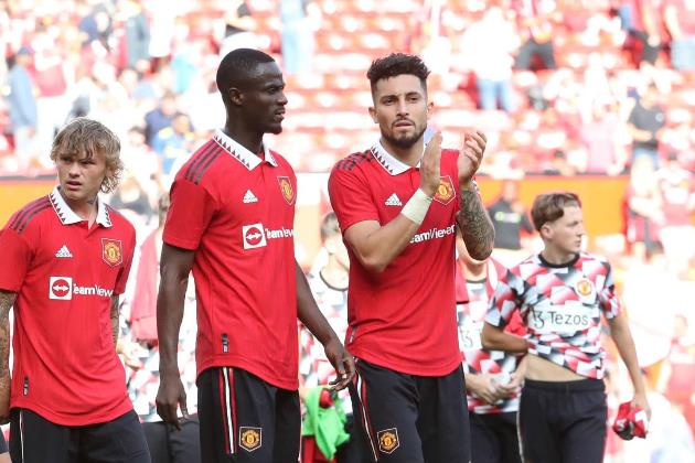 Bailly và Telles sắp rời M.U.