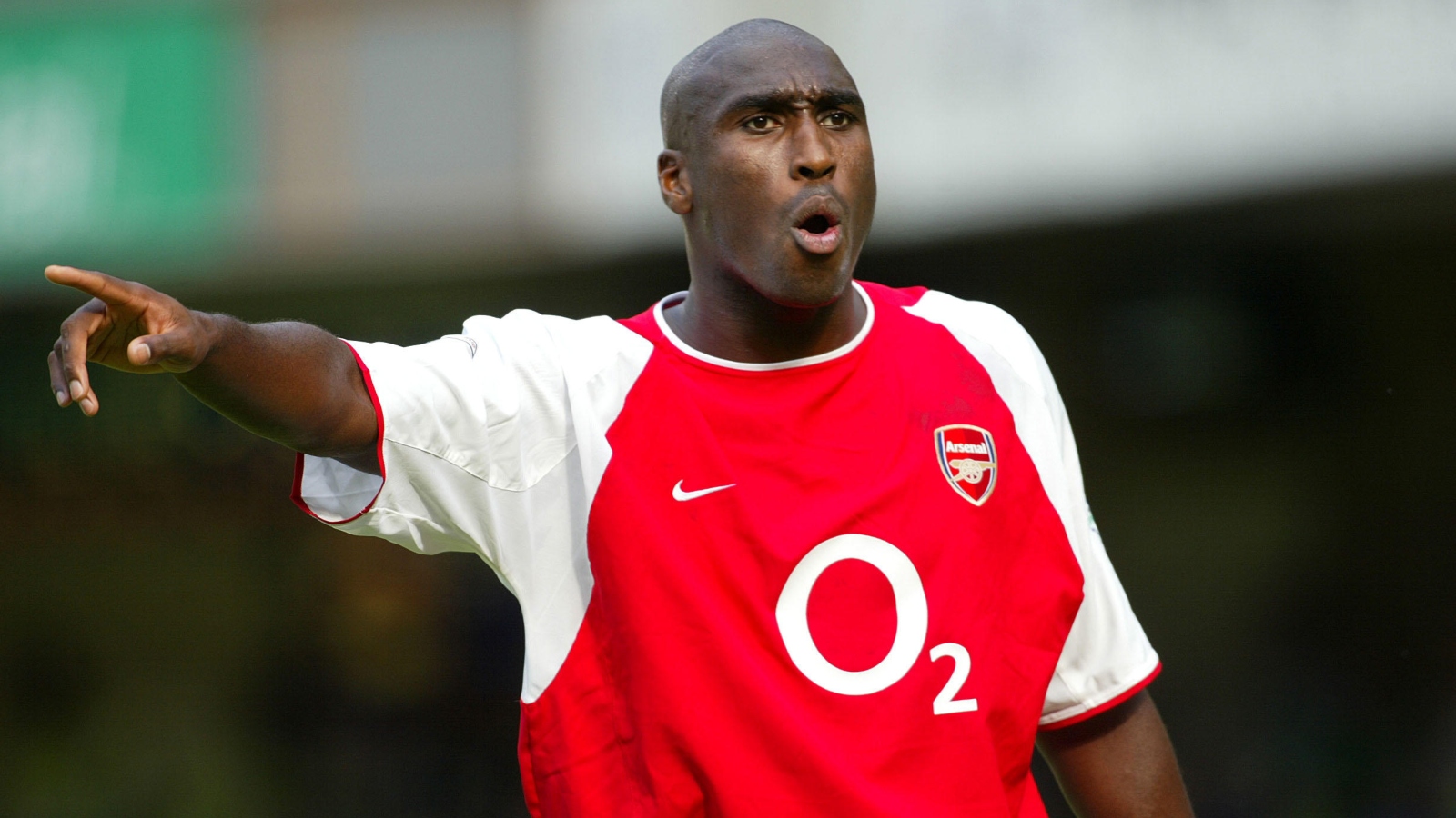 Sol Campbell xuất sắc ở Arsenal.