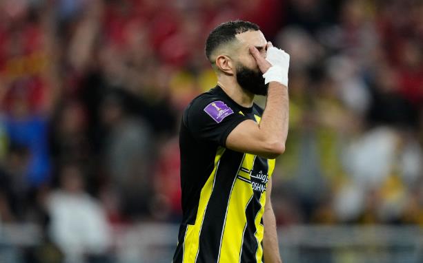 Benzema được săn đón.