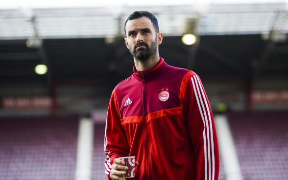 Joe Lewis được tập chung cùng đội một Quỷ đỏ.