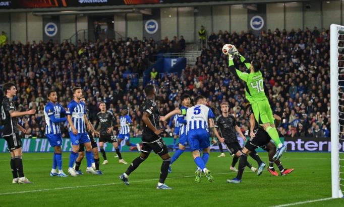 Ảnh bài viết Chelsea gia nhập cuộc đua giành hàng hot Ajax